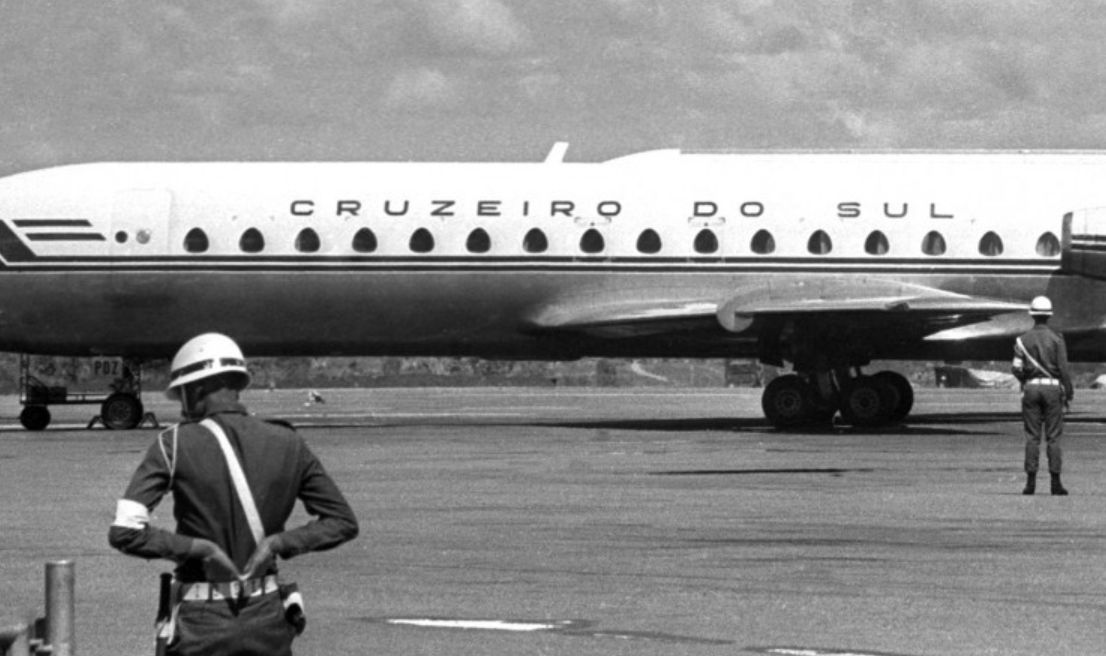 En Panamá, al ser un país aliado de los Estados Unidos, no querían que el avión descendiese. Casi se produce un baño de sangre.