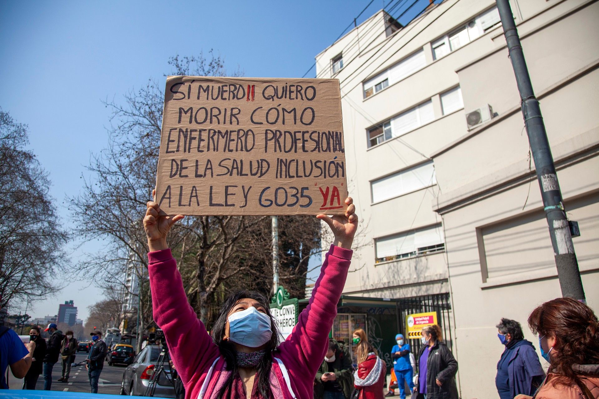 Las enfermeras y enfermeros, quienes están desde hace seis meses en la primera línea, ni siquiera son considerados personal de salud por el Gobierno porteño / Foto: Eleonora Ghioldi