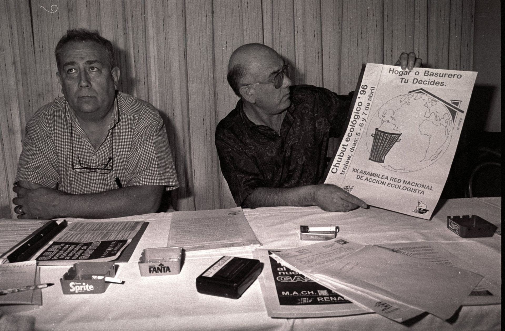 A la izquierda, Javier Rodríguez Pardo. Colección Diario Jornada - Archivo Provincial de la Memoria del Chubut.