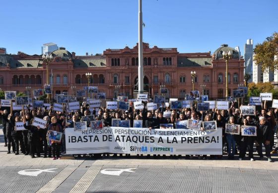 ¡Están cagando a palos al periodismo!