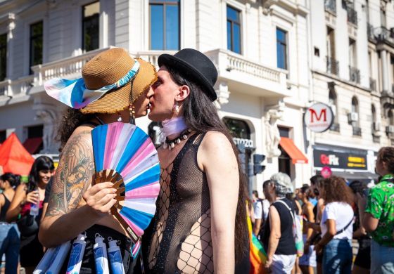 Juzgan por “abuso sexual” a una activista trans que bailó frente a libertarios