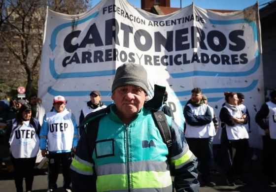 Cartoneros marcharon por 6.500 puestos de trabajo en riesgo: &ldquo;No somos descartables&rdquo;