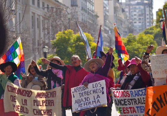 Desalojar a una comunidad indígena no es un problema entre privados